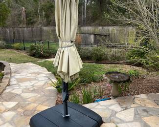 Large patio umbrella w/stand