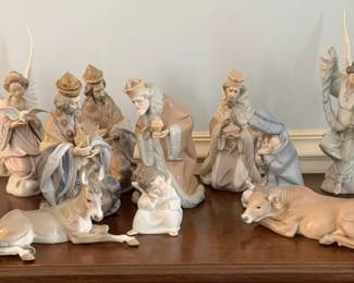 Lladros nativity set 12 piece $1200