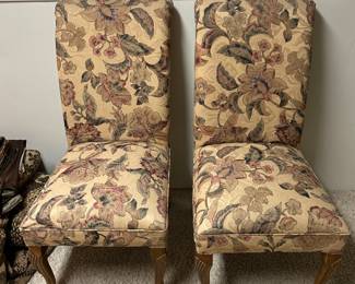 (4) matching side chairs.....