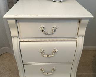 (2) matching nightstands.....