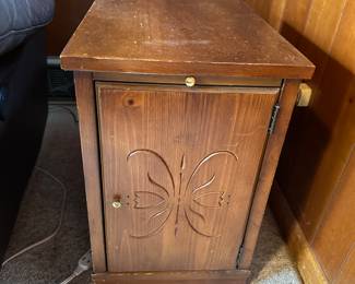 (2) matching side tables (only one photographed)