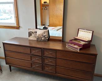 MCM Bassett Furniture dresser with mirror and......