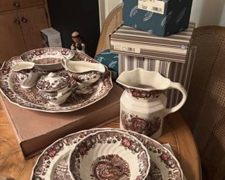 Johnson Brothers 'His Majesty' pattern turkey motif ceramic dinnerware set.