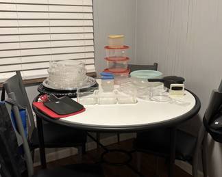 Kitchenette Table & Chairs