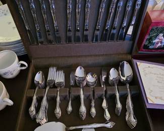 Beautiful stainless silverware set.