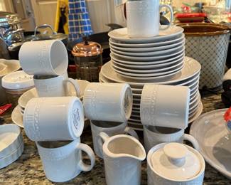 Several sets of dishes