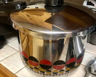 70’s European pressure cooker, never used