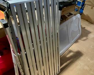 Adjustable work platform