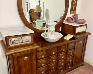 70’s dresser with mirror 