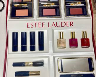 Estée Lauder gift box