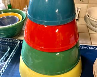 Pyrex primary colors nesting bowls