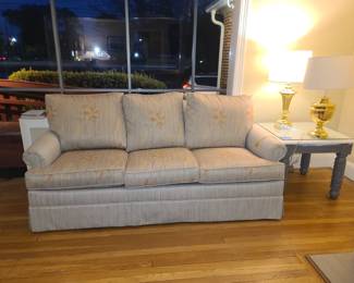 Sofa matches love seats