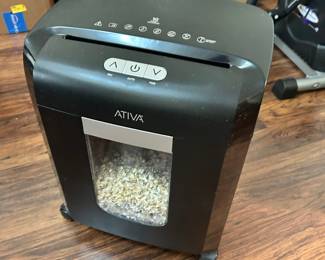 Ativa 10 Sheet Paper Shredder
Good working condition.
