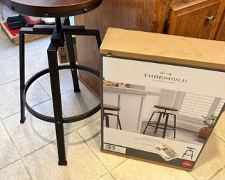 Threshold (Target) Lewiston Adjustable Stools
Assembled stool in excellent condition.