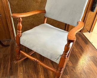 Vintage Rocking Chair
Great condition! 
23” across x 19” deep x 16” tall to seat, 31” tall to back
No stains.