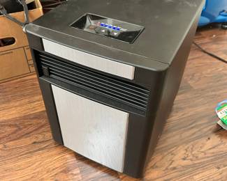 EcoSmart Space Heater
Great working condition.
Includes remote
Has wheels