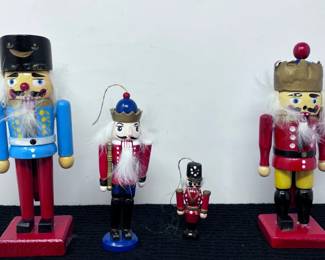 172 NutcrackerCollection