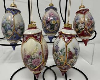 197 5LenaLiuFloralInspirationsHeirloomPorcelainOrnaments