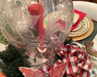Centerpiece on the dining table with Christmas wreath and large crystal etched globe.