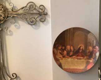 A plate of the Lord’s supper.