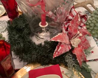 Close=up of centerpiece and China.