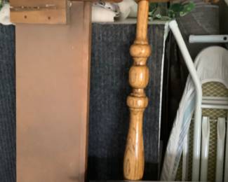 This is foot rail to the oak bed.