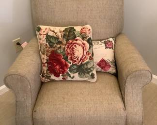 Ladies recliner in beige fabric. Like new. The price for recliner is: $165.00.