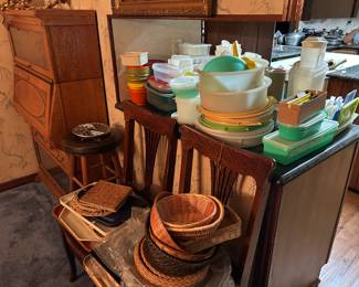 LOTS of vintage tupperware.