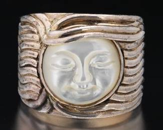 Sajen Sterling Silver and MotherofPearl Moon Face Ring 