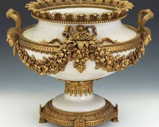 Louis XIV Style Porcelain and DOre Bronze Monumental Centrepiece Pedestal Bowl, United Wilson Porcelain Factory, British Hong Kong, ca. Late 20th Century 