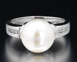 14K White Gold Pearl and Diamond Ring 