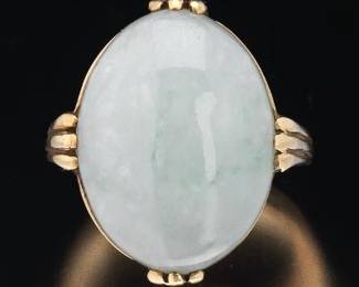 Ladies Vintage Gold and Jadeite Jade Ring 