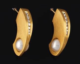Robin Rotenier Pair of Gold, Diamond and Pearl Earrings 