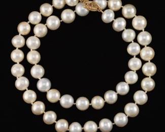 Ladies Gold and Pearl Pendant Length Necklace 