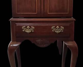 American Drew Queen Anne Style Silverware Chest with Gold Flatware Set