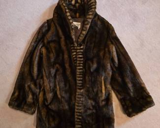 Luxurious VintageStyle Scandinavian Faux Fur Jacket Size Medium