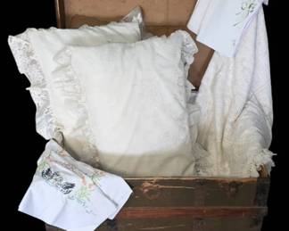 Vintage Wooden Steamer Trunk Antique Lace Bedding Collecti