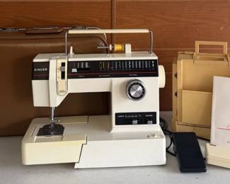 Vintage SINGER Thread Case For the Seasoned Collector or New Hobbyist