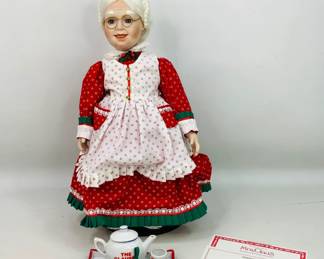 Danbury Mint Mrs. Claus Figurine