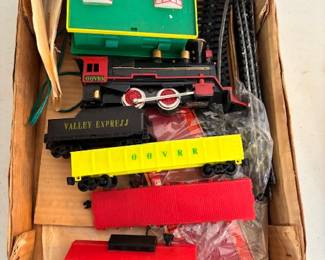 H-O Valley Express Train Set
