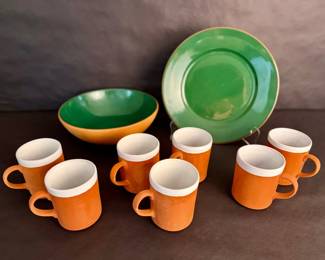 Rmertopf Terra Rosa RECO Terracotta Mugs 7 with Green Plates Bowl