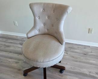 DESK CHAIR $100