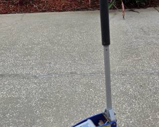 Pittsburgh 1.5 Ton Floor Jack