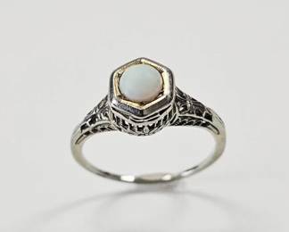 Antique 18K Cabochon Opal Ring