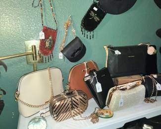 LOADS OF CUTE PURSES....