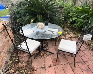 PATIO SET