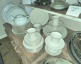 LOTS OF FORMAL WHITE / GOLD DINNERWARE FOR ENTERTAINING