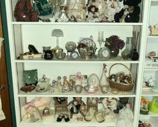 COLLECTOR DOLLS, FIGURINES & NIC-NACS
