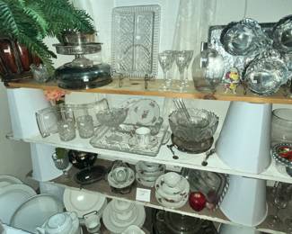 ANOTHER LONG TABLE OF SERVING / ENTERTAINING PIECES