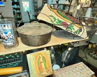 RARE CAST IRON DUTCH OVEN w/ LID BY "MARTIN STOVE & RANGE CO."